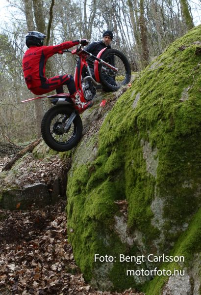 Preload previous image